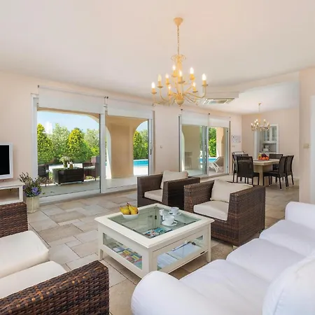 Casa de Férias Pomer Ii *