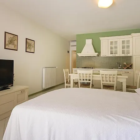 Pomer Ii Casa de Férias Pula