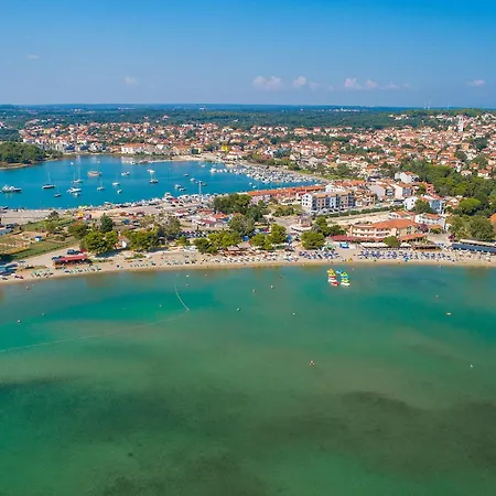 Hébergement de vacances Pomer Ii