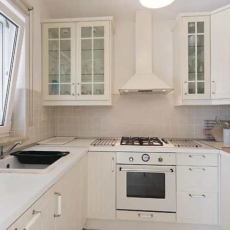 Pomer Ii Semesterbostad Pula