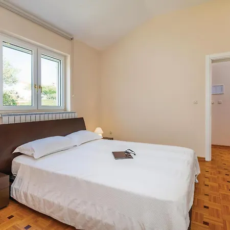 Pomer Ii Semesterbostad